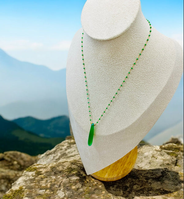 Collier Éclat Verdoyant, Acier inoxydable plaqué or 18 et pierre d'aventurine verte